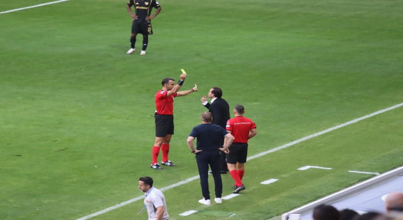 Muhammed Türkmen yine kırmızı kart gördü