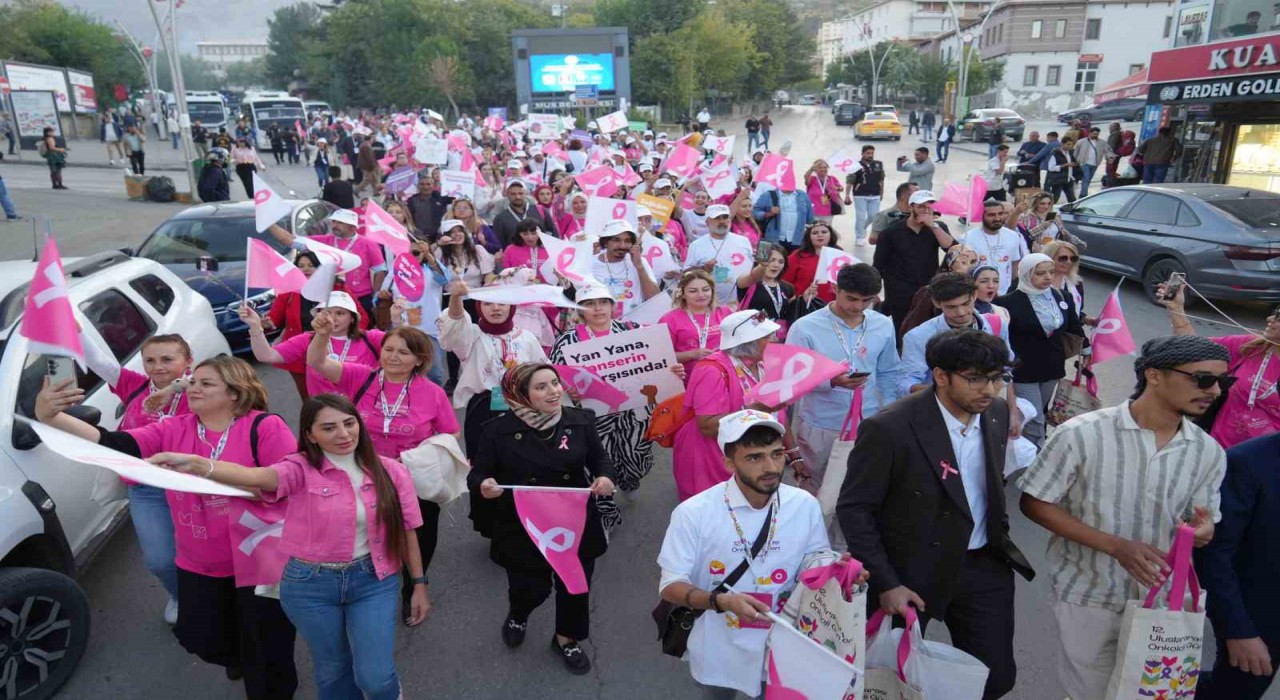 Muşta gönüllülerden kanser farkındalığı yürüyüşü