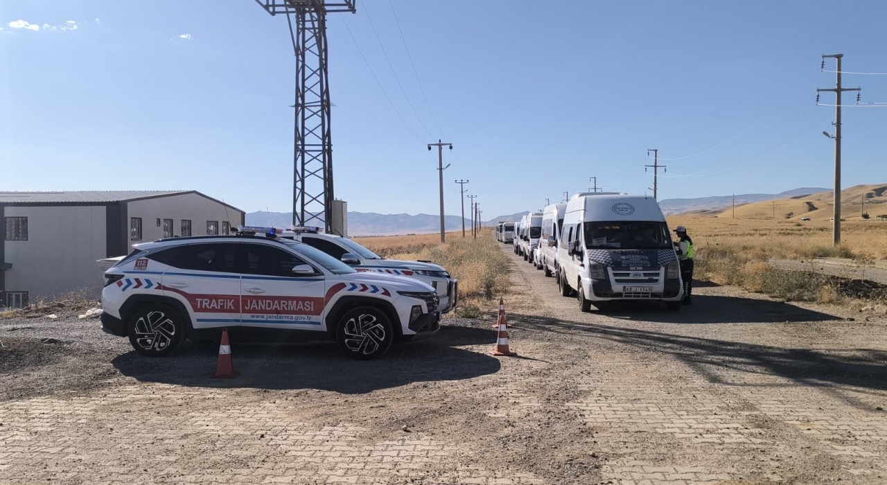 Muşta okul servis araçları denetlendi