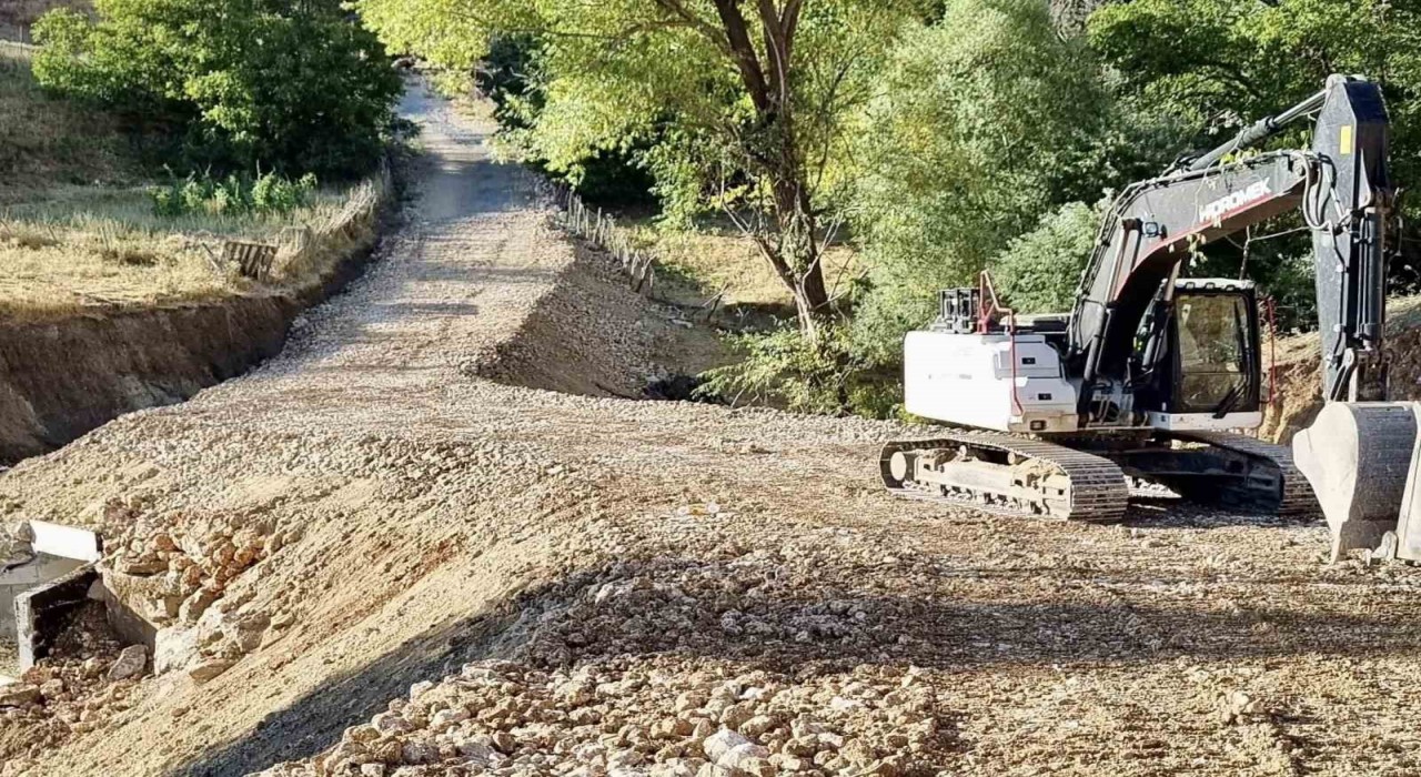 Muşta yol yatırımları sürüyor