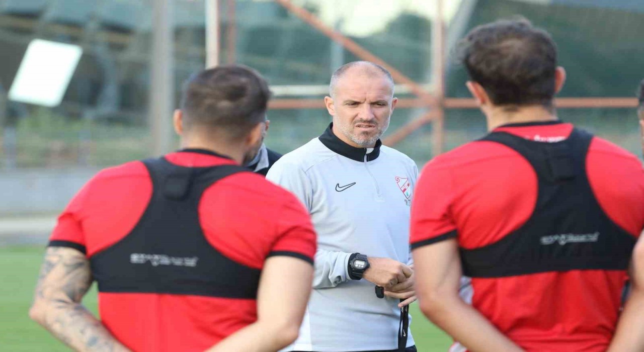 Mustafa Er: En az 3-4 oyuncuyu aramıza katmak istiyoruz