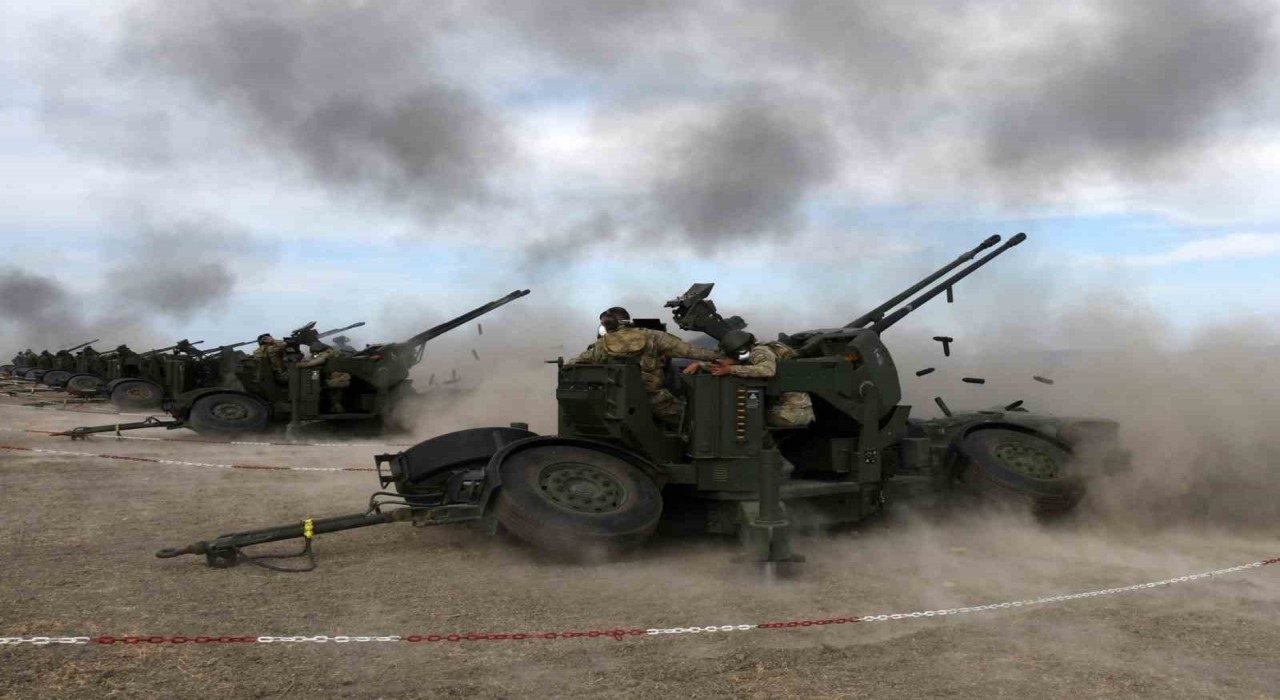 Namlulu hava savunma silahları ile hava hedefleri başarıyla vuruldu