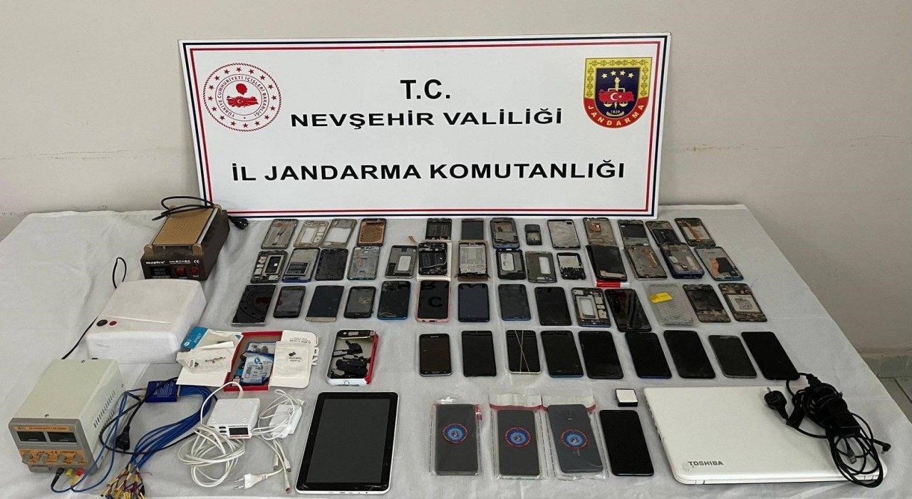 Nevşehirde kaçak telefon operasyonu: 2 gözaltı