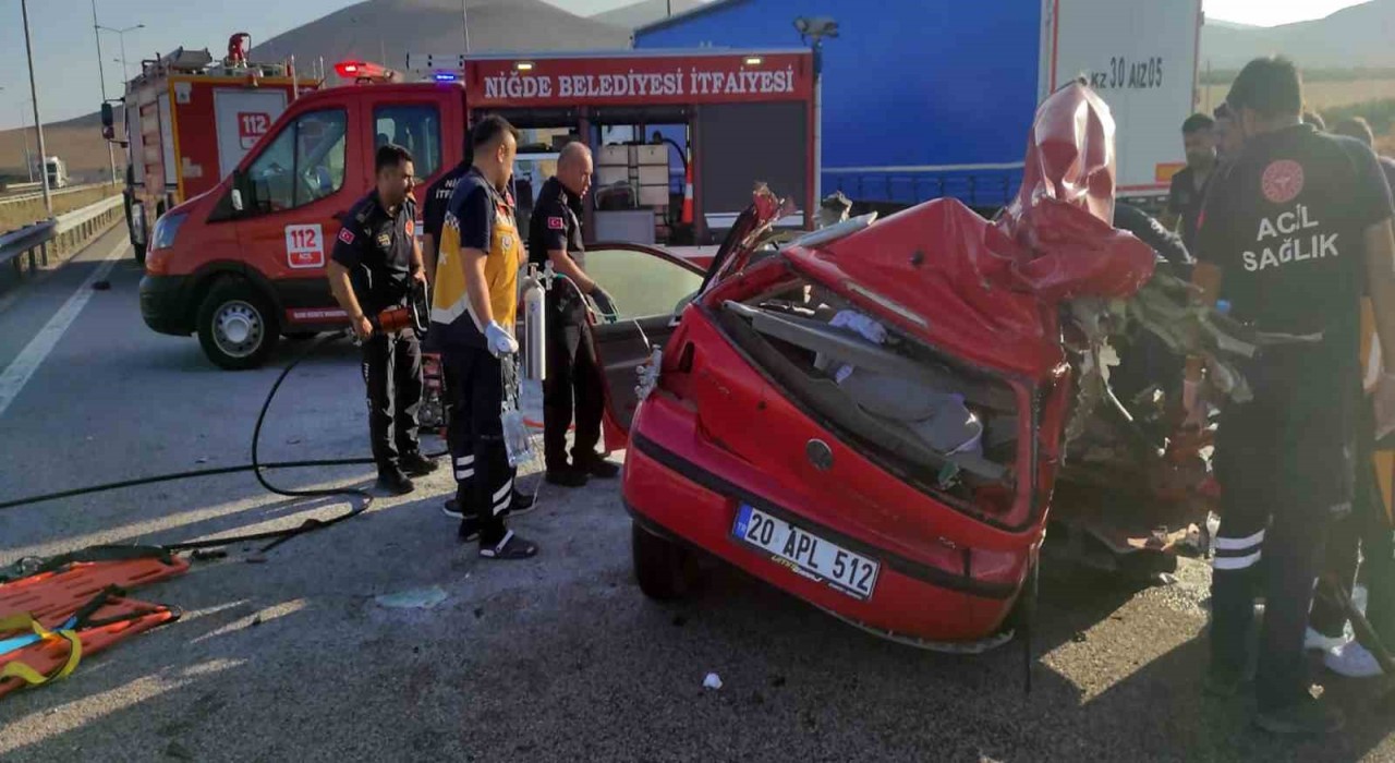 Niğde-Pozantı Otoyolunda feci kaza: 2 ölü, 3 yaralı