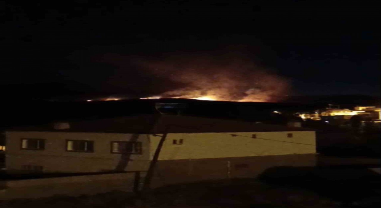 Niğdede çobanların yaktığı ateş yangına dönüştü