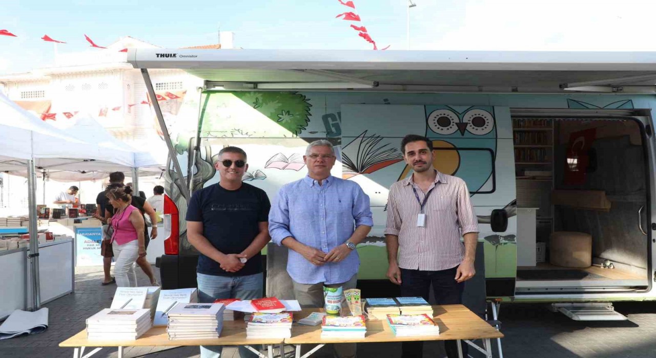 Nilüfer Belediyesi gezici kütüphane 7. Mudanya kitap fuarında