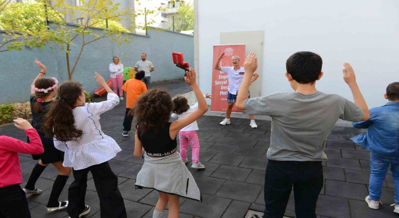 Nilüfer Belediyesinden engelli bireylere özel zumba etkinliği