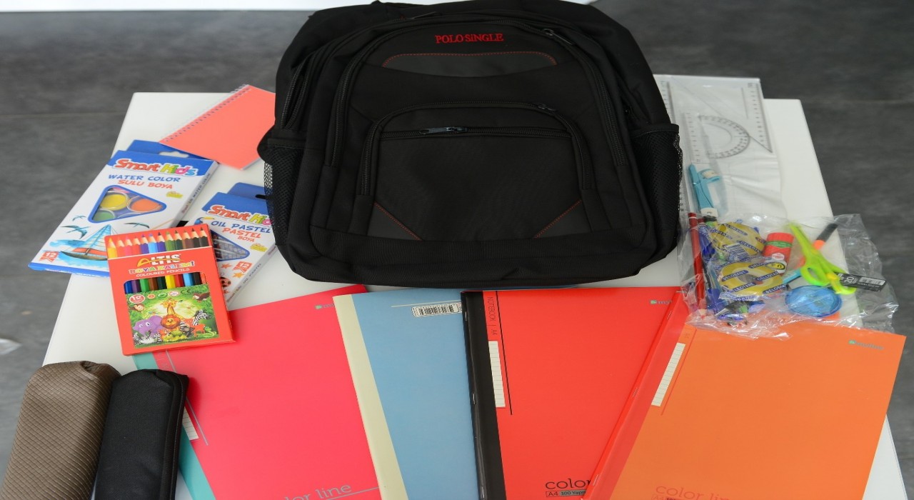 Nilüfer Belediyesinden ihtiyaç sahibi öğrencilere kırtasiye desteği