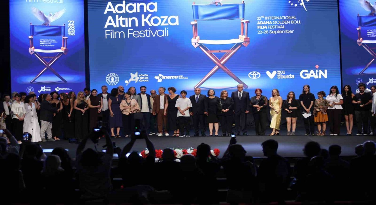 ‘O Da Bir Şey Mi Altın Kozaya damga vurdu: 8 ödül birden aldı