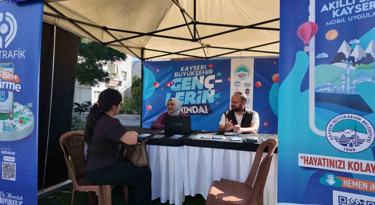 Öğrenci dostu büyükşehirin Rehberlik ve Danışmanlık Hizmetine üniversiteli gençlerden tam not