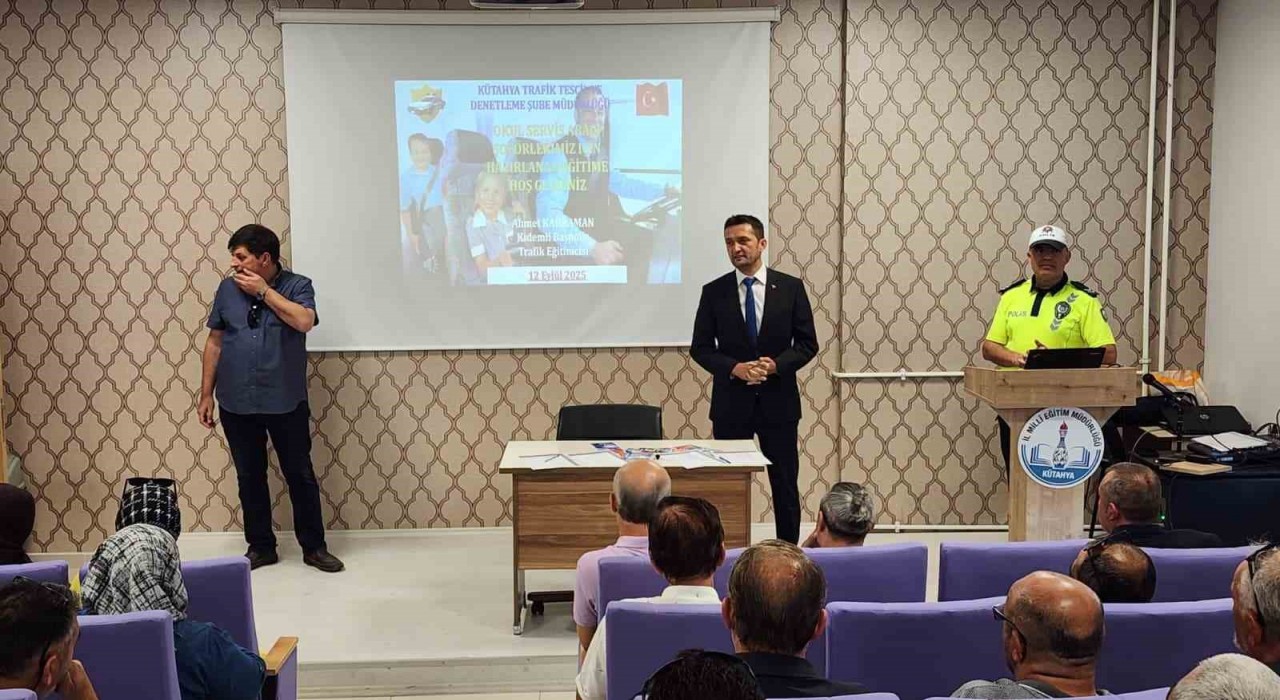 Okul servis şoförlerine Güvenli Taşımacılık Eğitimi verildi