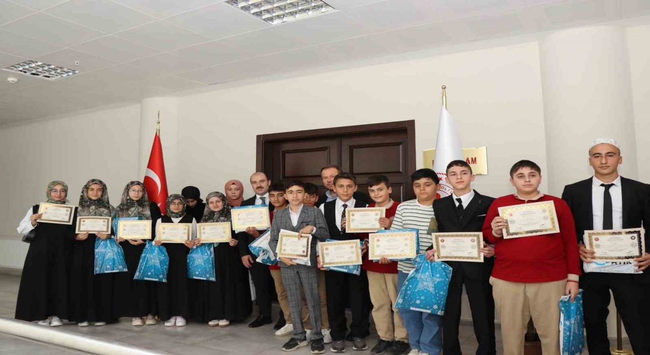 Oltuda Hafız ve Hafizeler belgelerine kavuştu