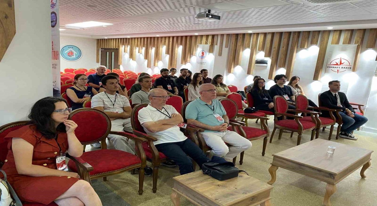 OMÜden Kurtuluş Yolu projesi: Öğretmen ve öğrenciler tarihi yerinde öğreniyor