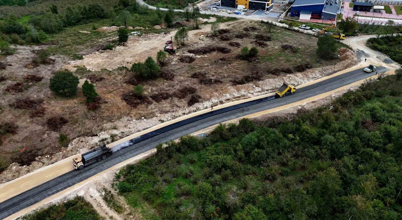 Orduda sıcak asfalt çalışmaları sürüyor