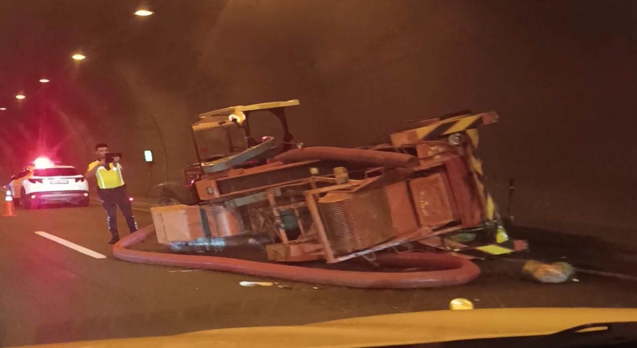 Orduda tünelde patoz kazası: Sürücü yaralandı