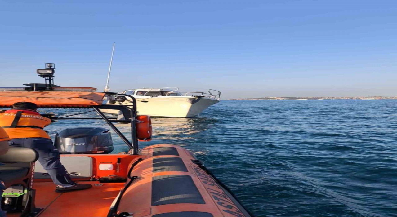 Ortaköyde makine arazı nedeniyle sürüklenen tekne kurtarıldı