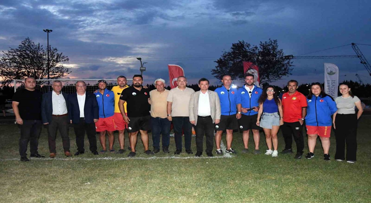 Osmangazide minik yetenekler futbol şöleninde buluştu