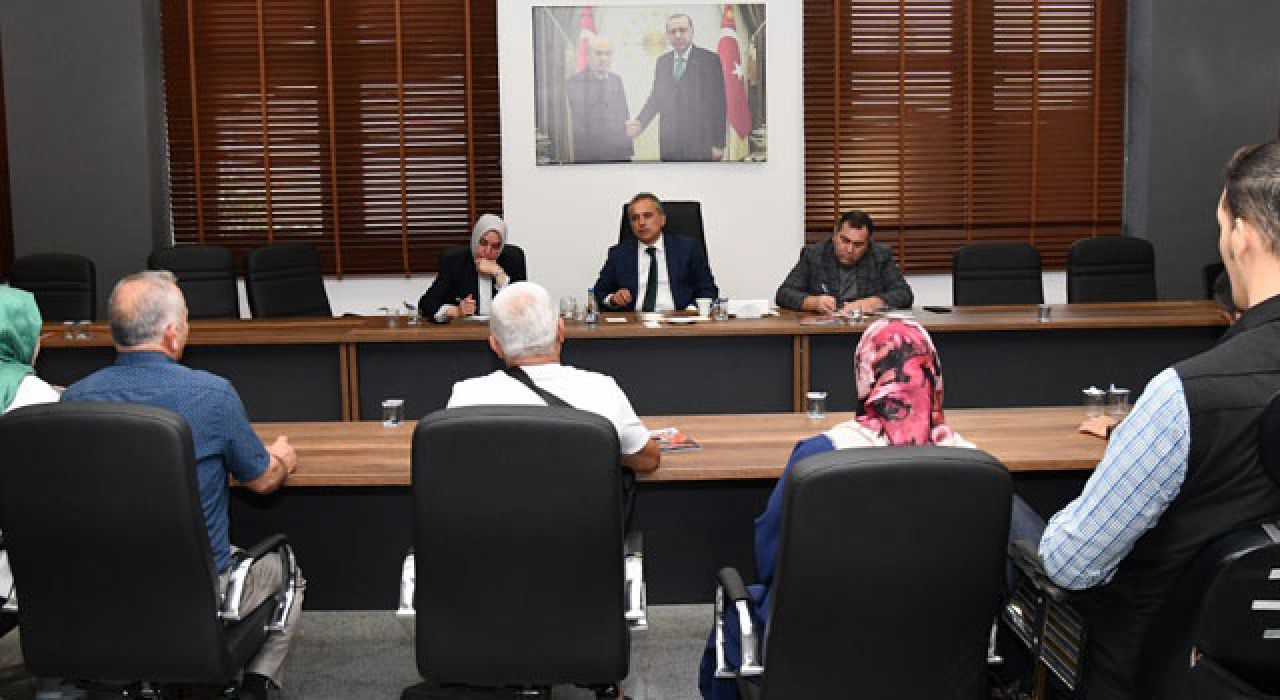 Osmaniye Belediye Başkanı Çenet, Vatandaşlarla Birebir Görüştü