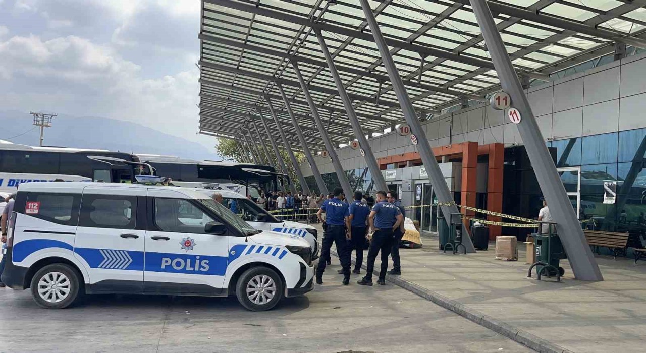 Osmaniye Otogarında baba kızına tüfekle ateş etti