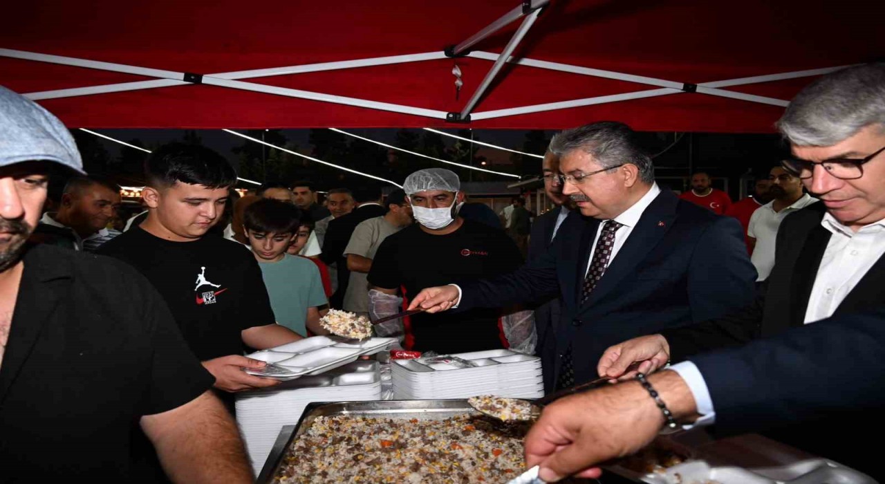 Osmaniyede Ahilik ruhu konteyner çarşıda canlandı