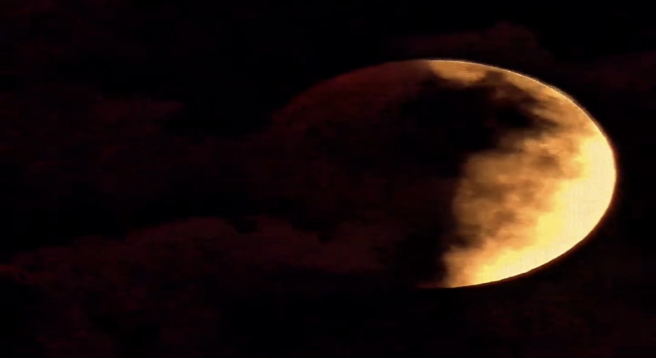 Osmaniyeliler Kanlı Ay tutulmasını izledi