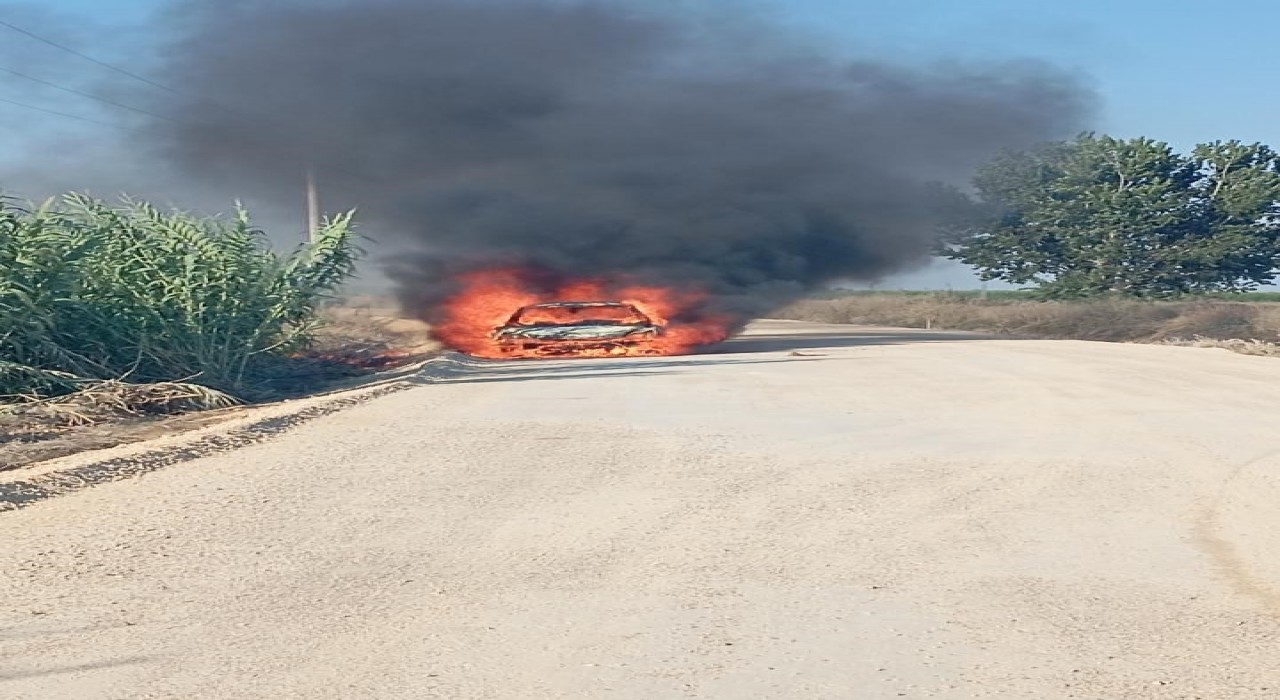 Otomobil alev alev yandı