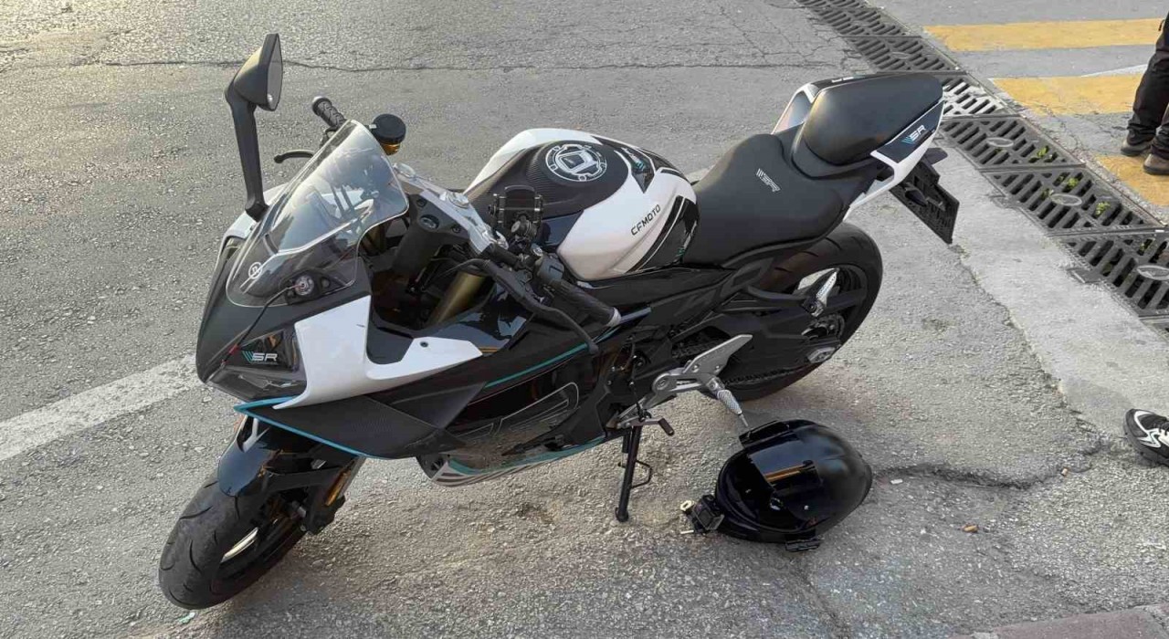Otomobil ile motosiklet çarpıştı: 1 yaralı