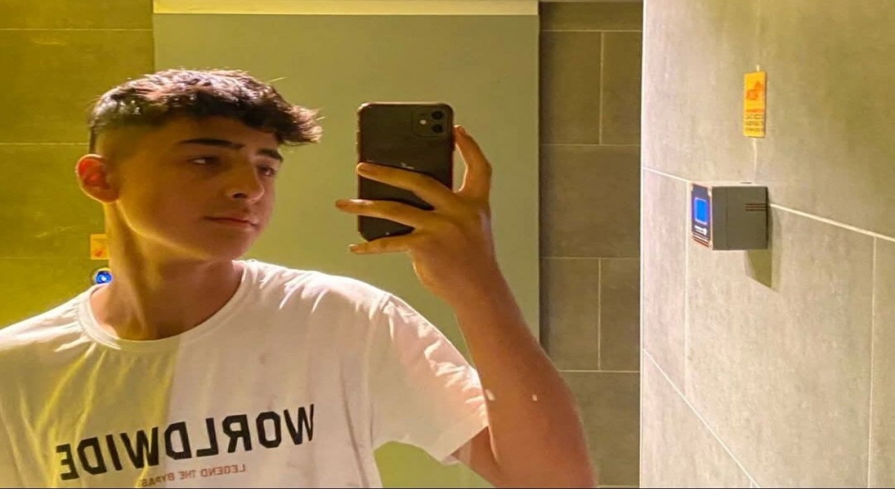 Otomobille çarpışan motosikletli çocuk hayatını kaybetti