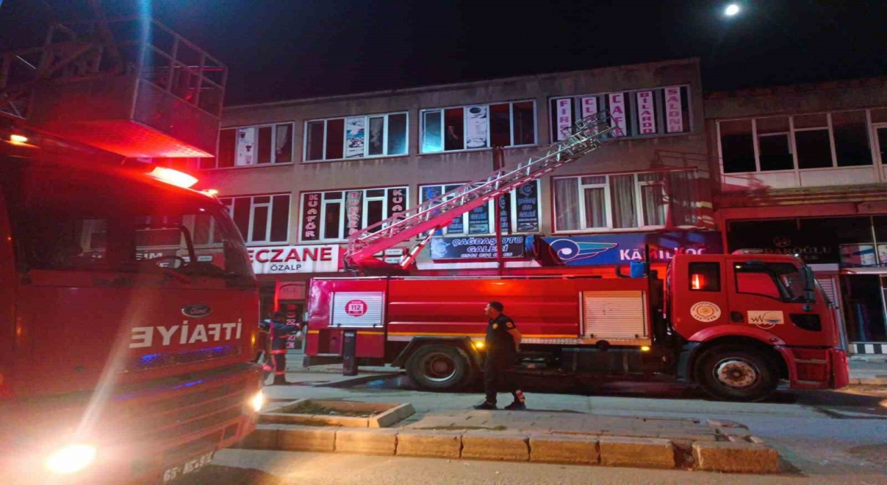 Özalpta pasajda yangını