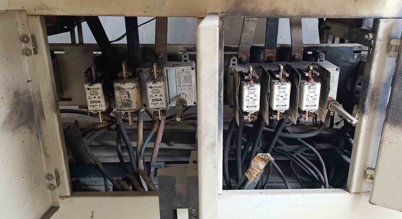 Parktaki trafoda çıkan yangın büyümeden söndürüldü