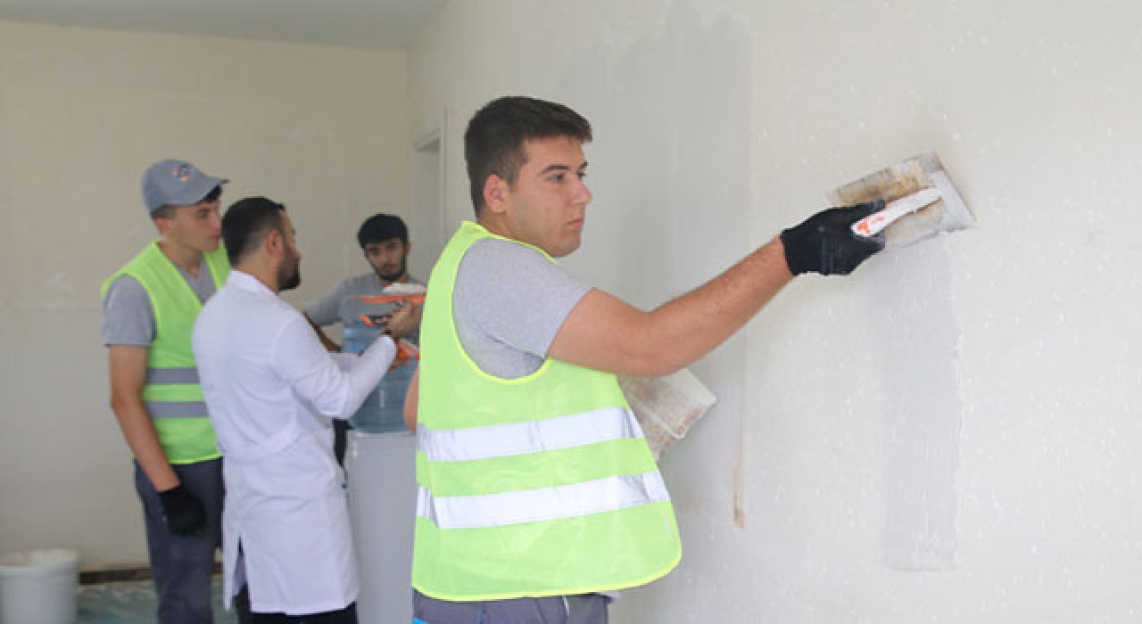 Payas’ta “Birlikte Ustayız Projesi” ile Boya Ustalığı Eğitimleri Başladı