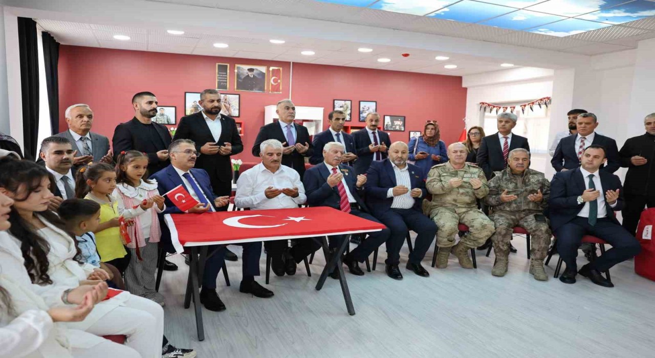 Pençe-Kilit Şehidi Vedat Zorbanın hatırası kütüphanede ölümsüzleşti