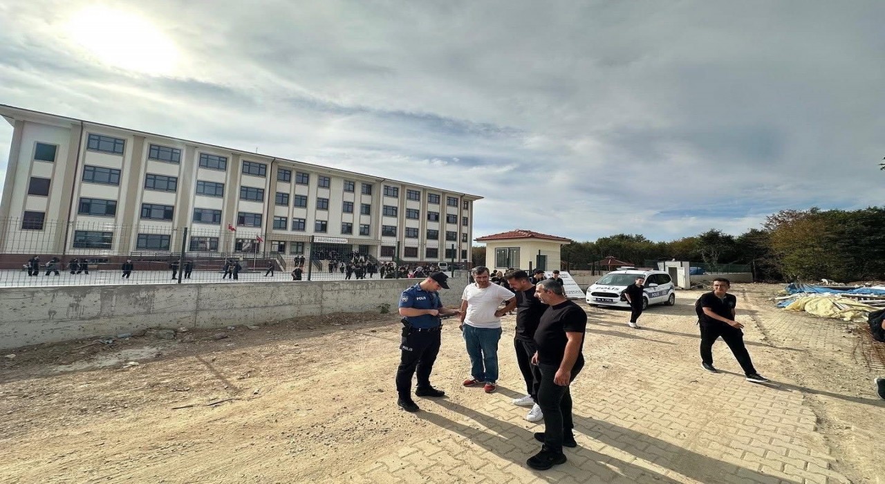 Polis ve jandarma okul çevresinde denetimlerini sıklaştırdı