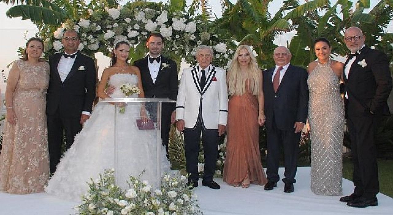 Rahmi Koç nikahta evlilik öğüdü verdi: Uzun vadede elliye elli getirmek lazım