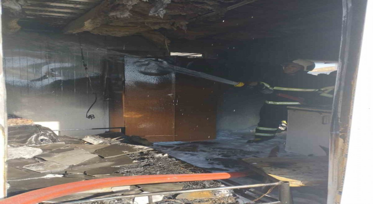 Reyhanlıda konteyner yangını