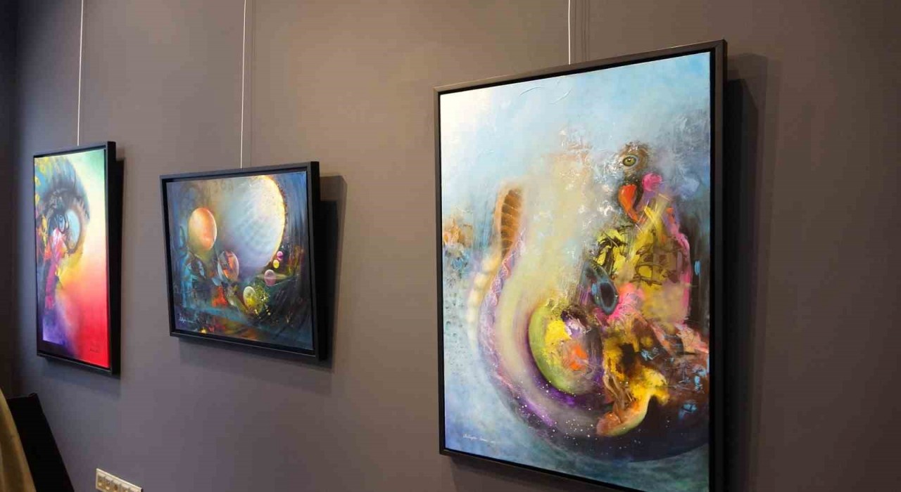 Rübeyda Ermanın Renkli Portal sergisi yoğun ilgi gördü