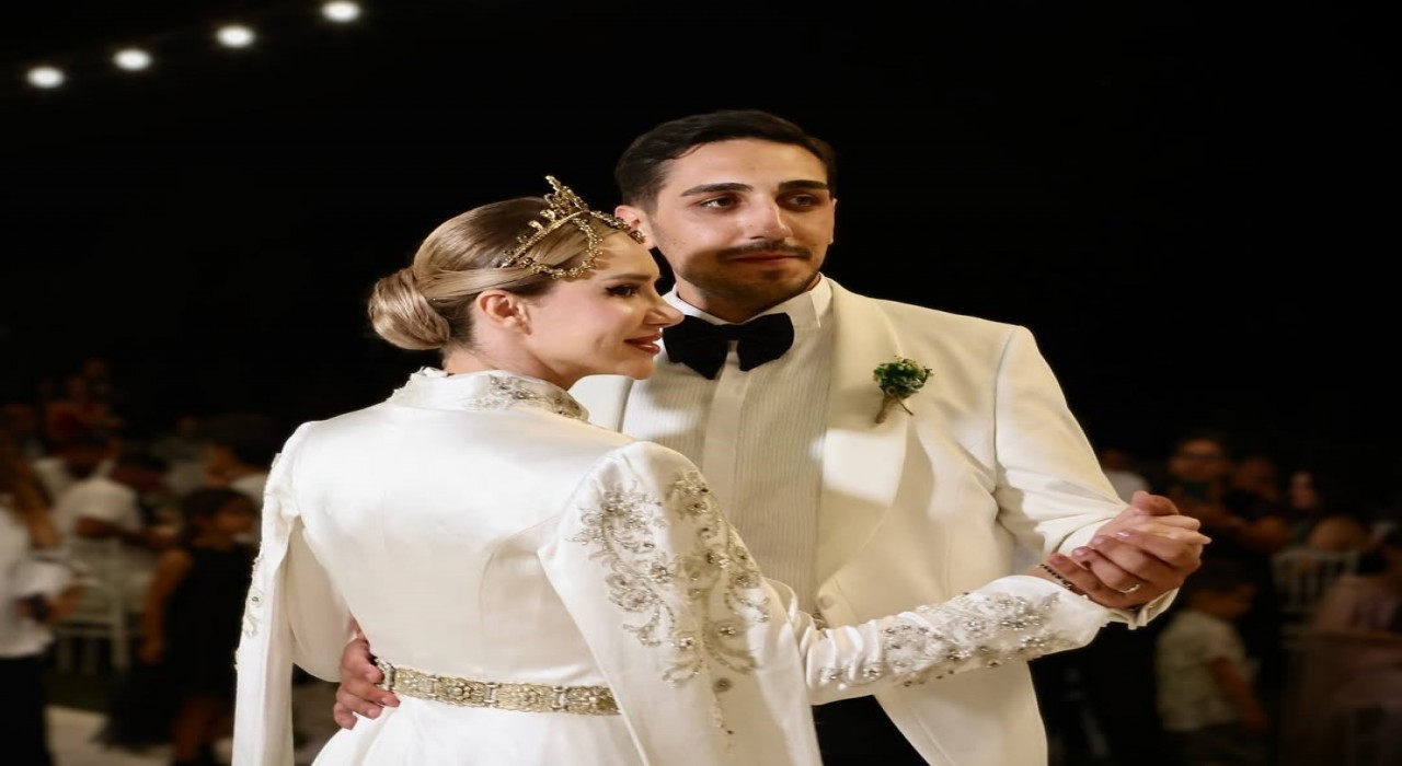 Rumen şarkıcı Otilia Bruma, Yalovada düğün yaptı