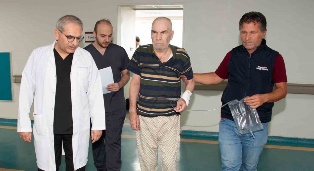 Şah damarları tıkalıydı, Selçuk Üniversitesi Tıp Fakültesinde sağlığına kavuştu