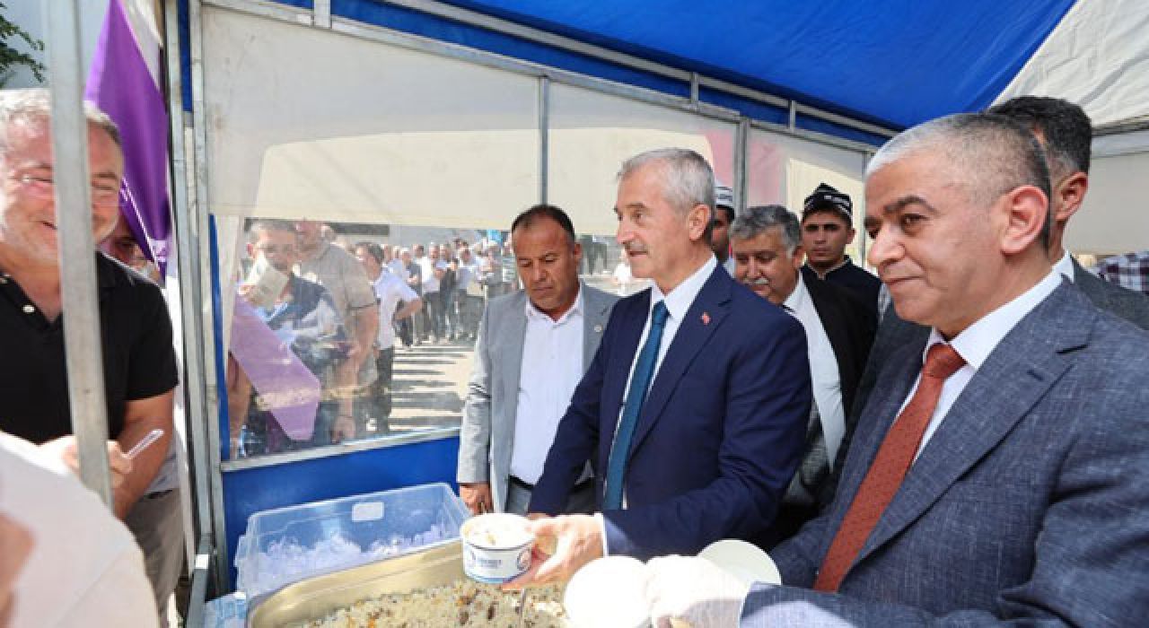 Şahinbey Belediyesi’nden Ahilik Haftası’nda Pilav Dağıtımı