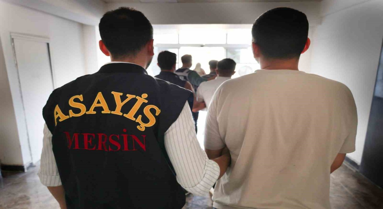 Sahte polisler yakalandı: 2 milyon 600 bin TLlik vurgun