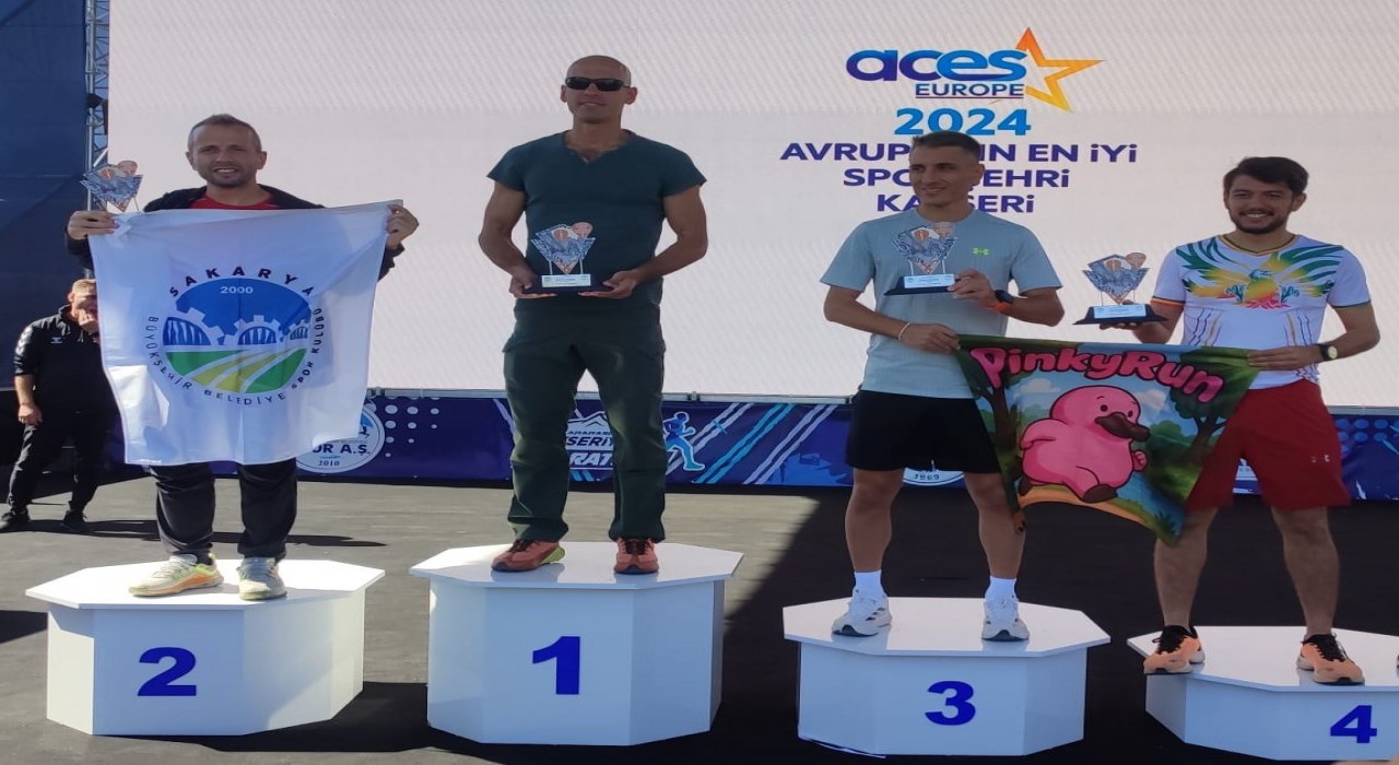Sakaryalı atletizm sporcuları Kayseriden madalyalarla döndü