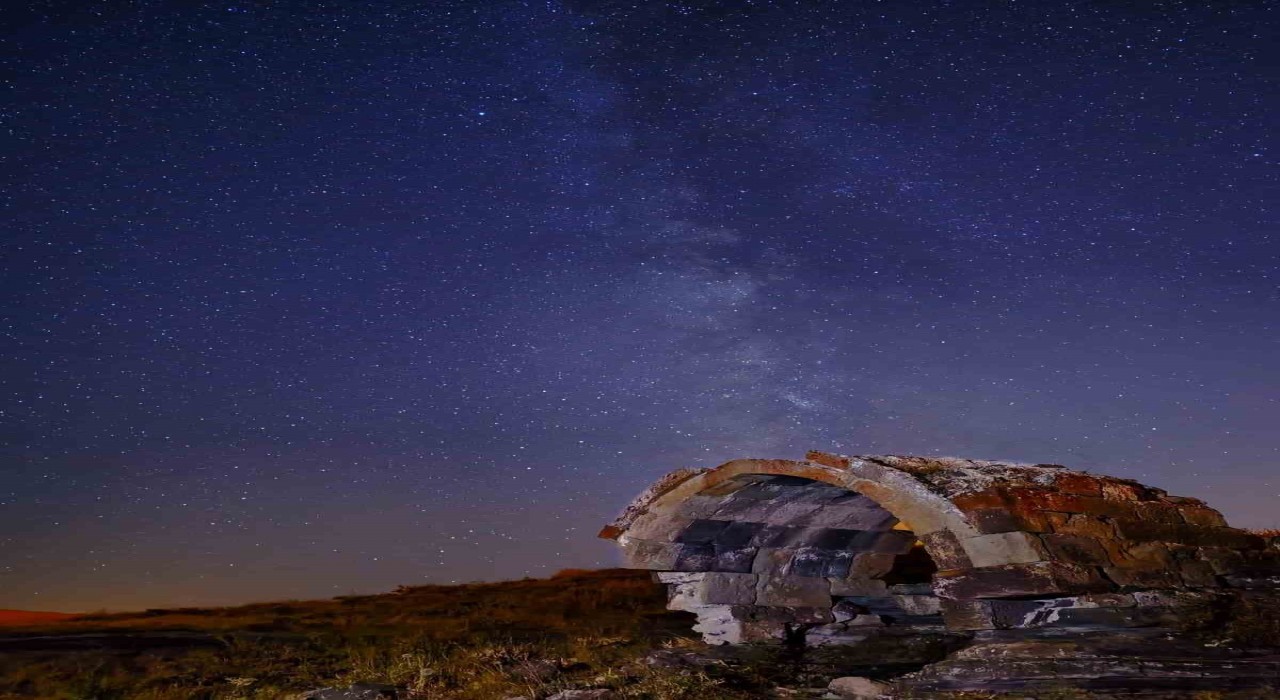 Samanyolunun ışıltısı Tatvanda tarihle buluştu