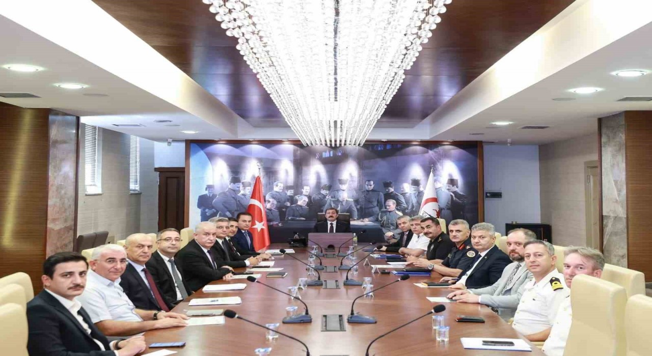 Samsunda eğitim-öğretim yılı öncesi asayiş ve trafik tedbirleri toplantısı