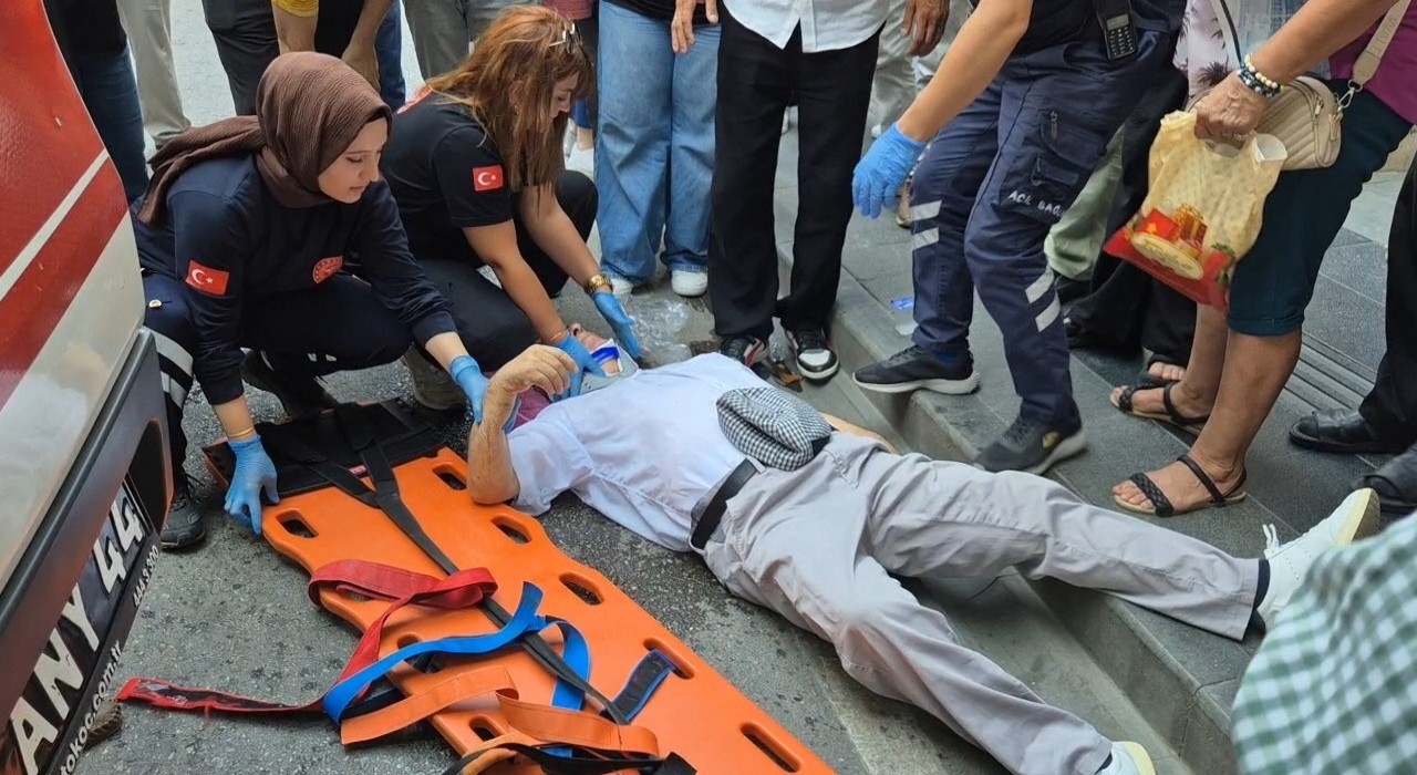 Samsunda motosiklet yayaya çarptı: 1 yaralı