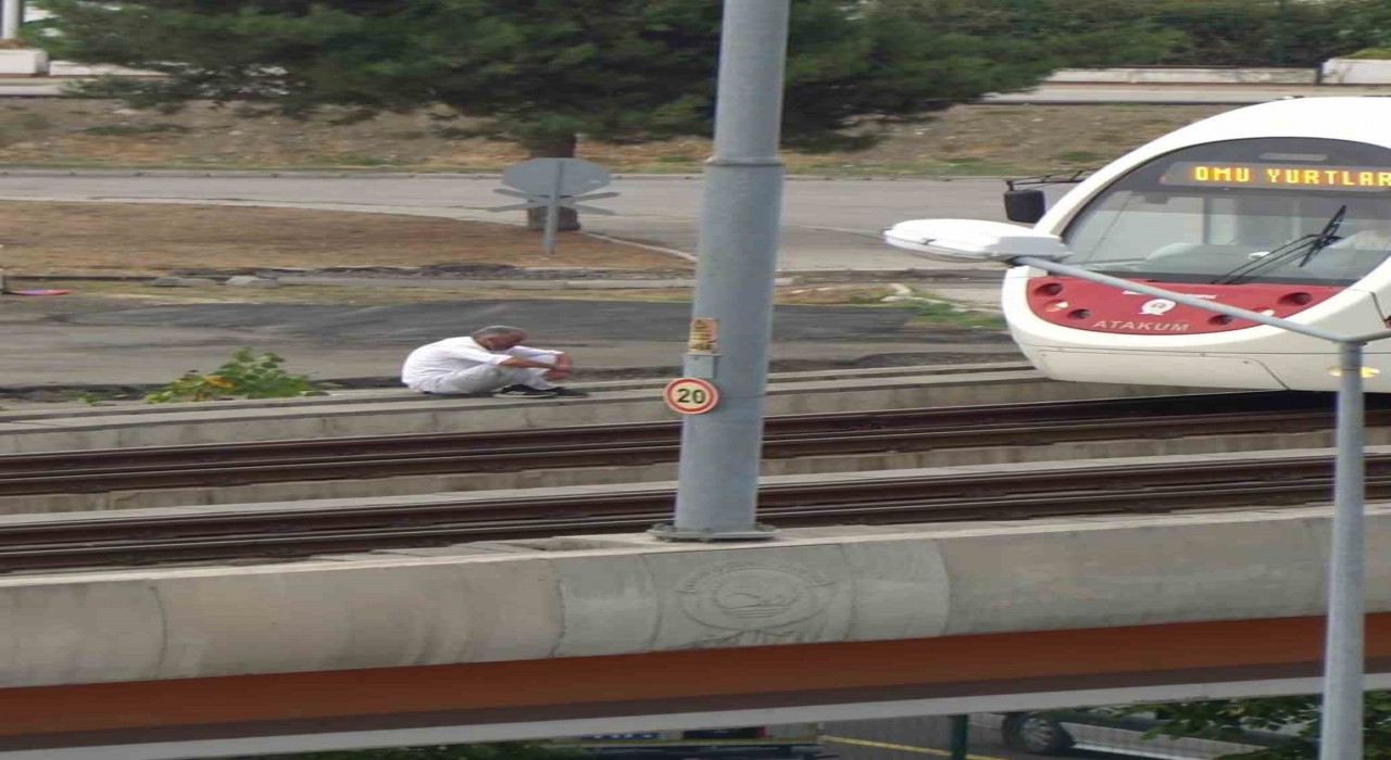 Samsunda tramvay üst geçidinde şaşkına çeviren anlar