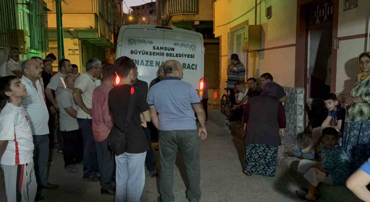 Samsunda yalnız yaşayan öğretmen evinde ölü bulundu