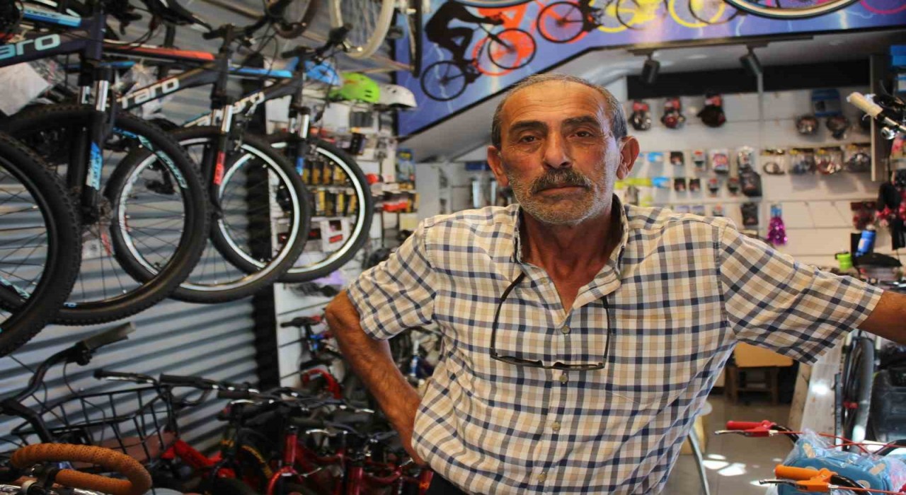 Samsunda yarım asırlık bisikletçi