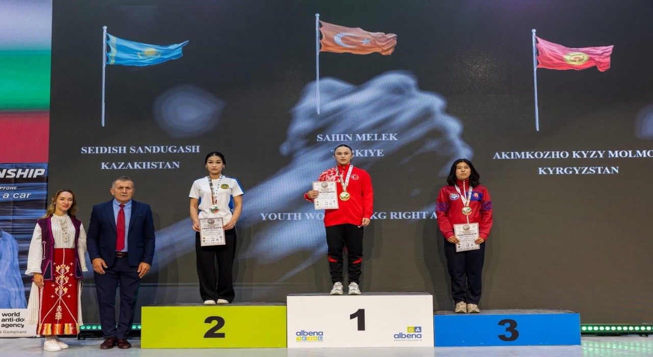 Sancaktepenin gururu Melek Şahin dünya şampiyonu oldu