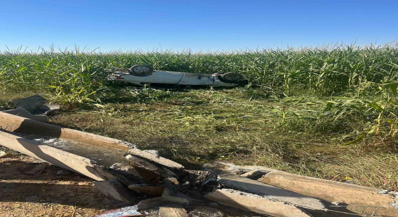 Şanlıurfada otomobil devrildi: 1 ölü, 1 yaralı