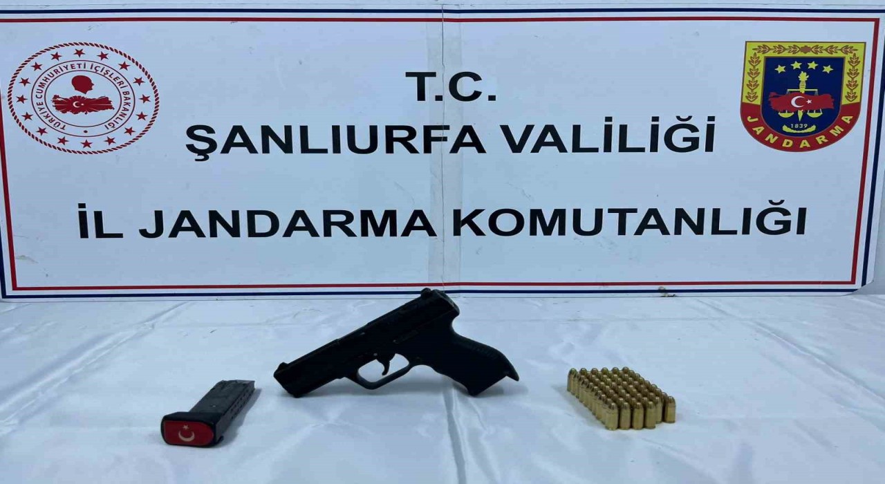 Şanlıurfada ruhsatsız silah ve uyuşturucu operasyonu: 8 gözaltı